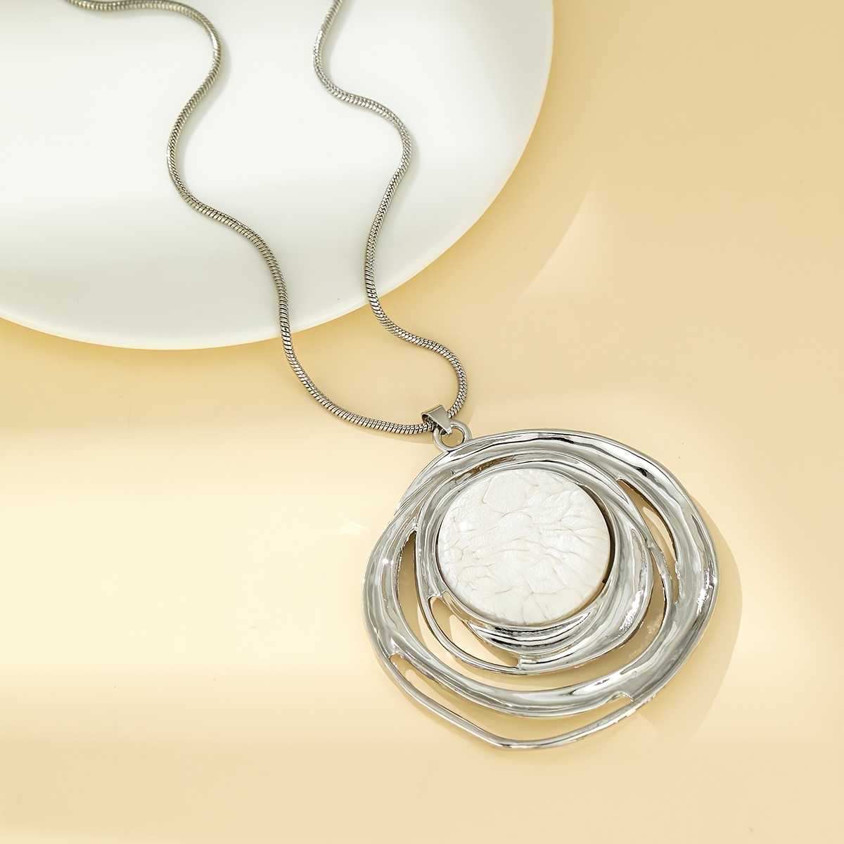 Women's Bohemian Style Irregular Geometric Circle Pendant Necklace